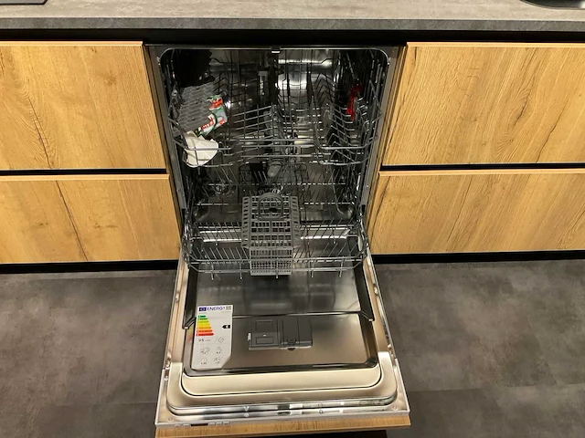 Mk iroy kq 5010 rechtopgestelde showroomkeuken - afbeelding 7 van  27