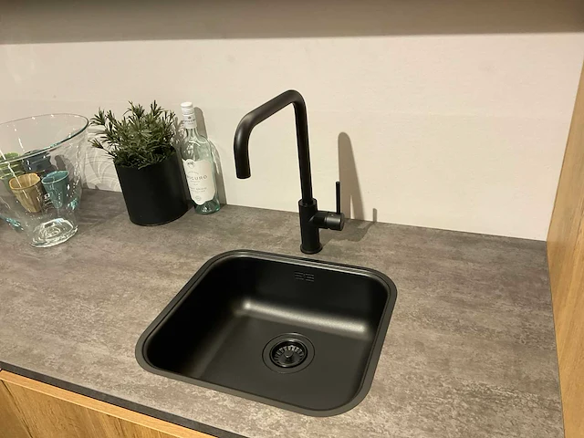 Mk iroy kq 5010 rechtopgestelde showroomkeuken - afbeelding 8 van  27