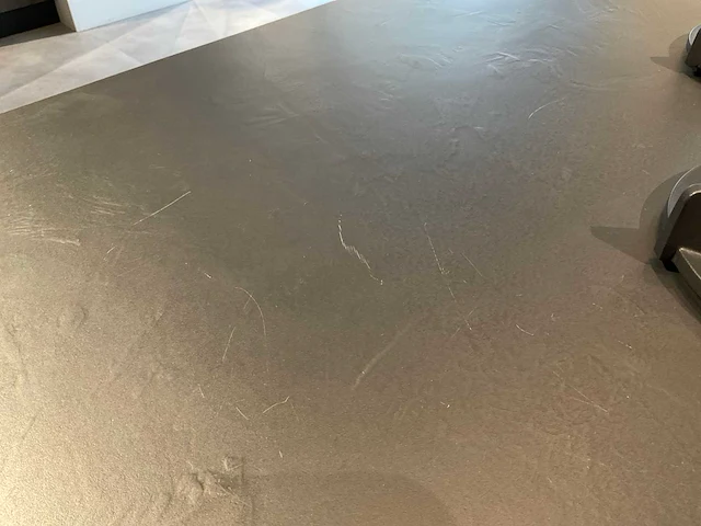 Mk zera fm hoekopgestelde showroomkeuken met hoge wandkasten - afbeelding 46 van  46