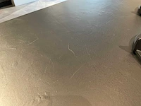 Mk zera fm hoekopgestelde showroomkeuken met hoge wandkasten - afbeelding 46 van  46