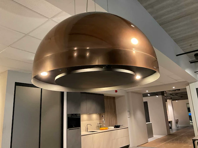 Mk zera ver sy eiland showroomkeuken met hoge kastenwand - afbeelding 22 van  48
