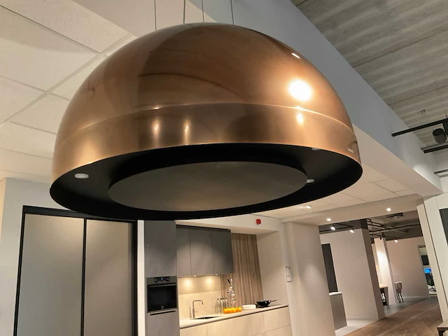 Mk zera ver sy eiland showroomkeuken met hoge kastenwand - afbeelding 23 van  48