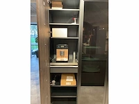Mk zera ver sy eiland showroomkeuken met hoge kastenwand - afbeelding 30 van  48