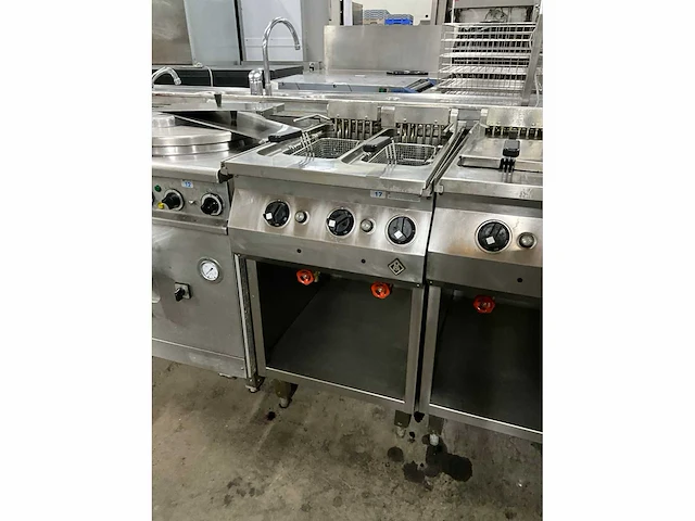 Mkn 1320303e dubbele friteuse - afbeelding 2 van  7