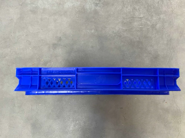 Mkp-301 kunststof krat geperforeerd 600x400x65mm (139x) - afbeelding 6 van  7