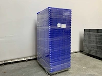 Mkp-301 kunststof krat geperforeerd 600x400x65mm (139x) - afbeelding 7 van  7