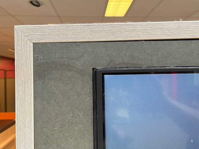 Mnt - tft 50994 - monitor 49 inch in houten kast - afbeelding 3 van  3