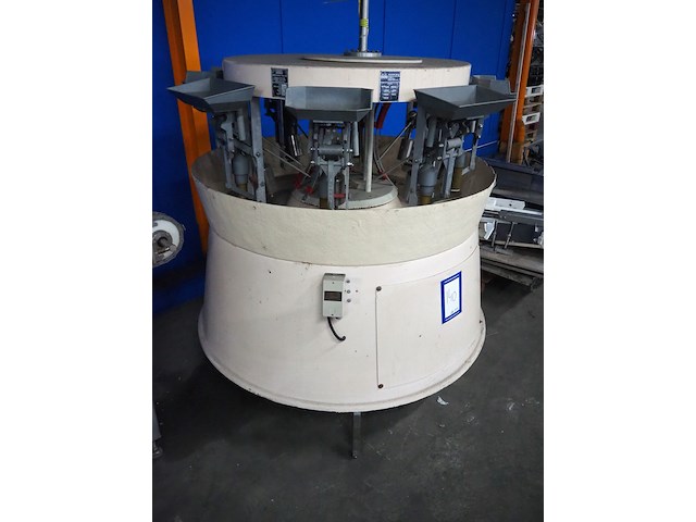 Moba - afbeelding 1 van  8