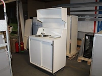 Mobiel keukentje met wasbak, mengkraan en inbouw boiler - afbeelding 1 van  3