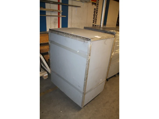 Mobiel keukentje met wasbak, mengkraan en inbouw boiler - afbeelding 2 van  3