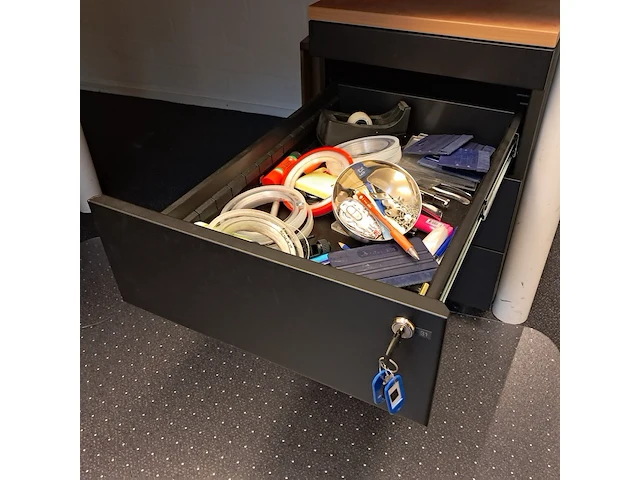 Mobiel ladenblokje met inhoud - afbeelding 2 van  3