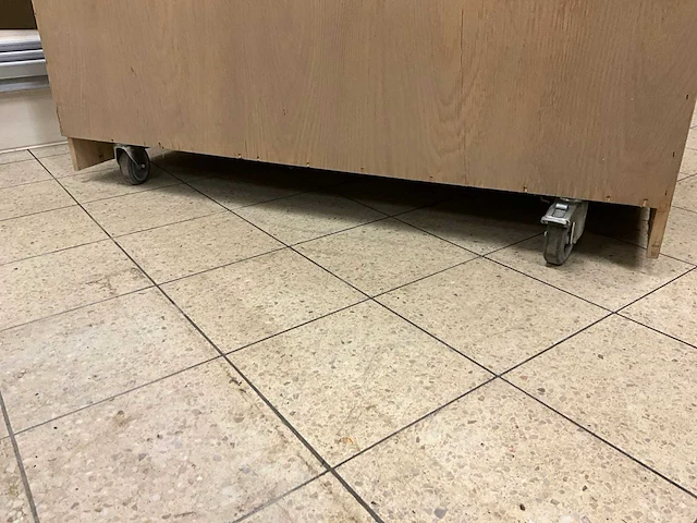 Mobiel winkelmeubel - afbeelding 6 van  6