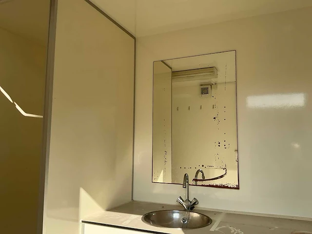 Mobiele badkamer - afbeelding 8 van  27