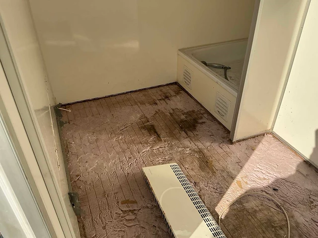 Mobiele badkamer - afbeelding 14 van  27