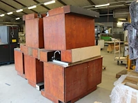 Mobiele barwand bestaande uit vijf units met breedte 120 cm, waarvan een ingericht als spoelunit en een als... - afbeelding 3 van  4