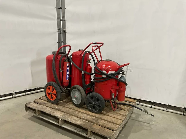 Mobiele brandblusser (3x) - afbeelding 1 van  6