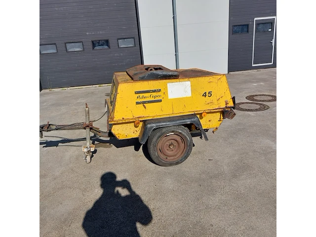 Mobiele compressor, atlas copco - afbeelding 2 van  30