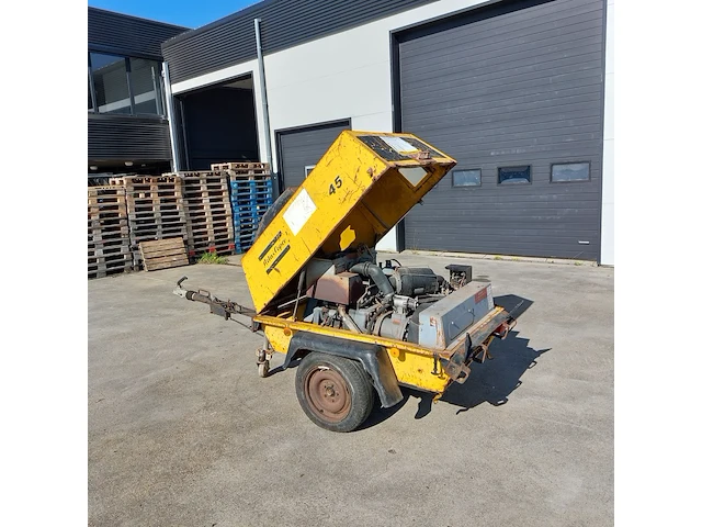 Mobiele compressor, atlas copco - afbeelding 6 van  30