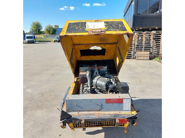 Mobiele compressor, atlas copco - afbeelding 9 van  30