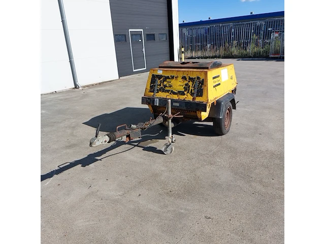 Mobiele compressor, atlas copco - afbeelding 12 van  30