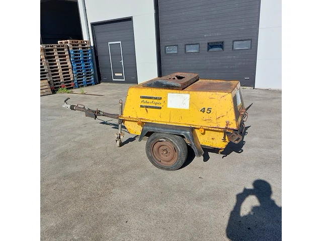 Mobiele compressor, atlas copco - afbeelding 30 van  30