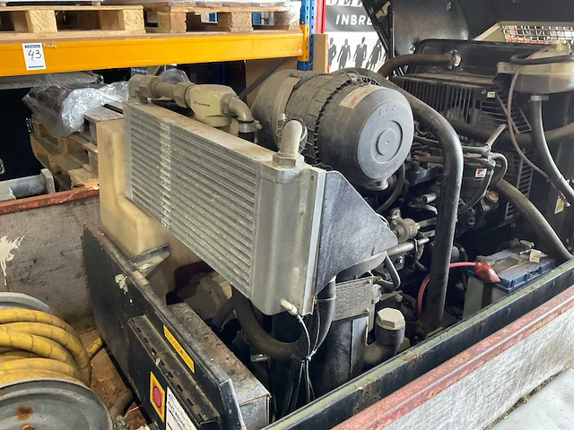 Mobiele compressor - afbeelding 11 van  17
