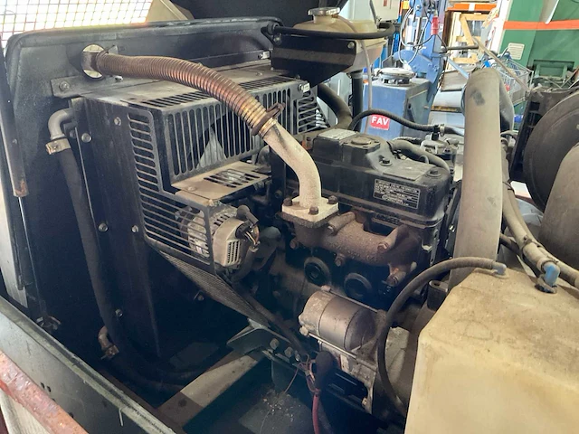 Mobiele compressor - afbeelding 16 van  17