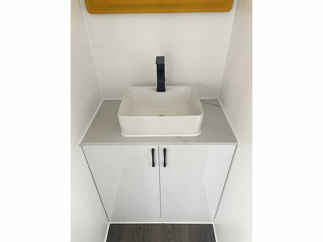Mobiele containerwoning / woonunit met badkamer en keuken 20ft - afbeelding 6 van  19