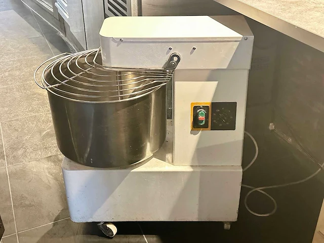 Mobiele deegkneedmachine - afbeelding 1 van  7
