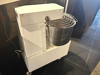 Mobiele deegkneedmachine - afbeelding 2 van  7