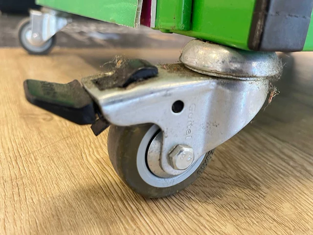 Mobiele display schoonmaakproducten - afbeelding 4 van  5
