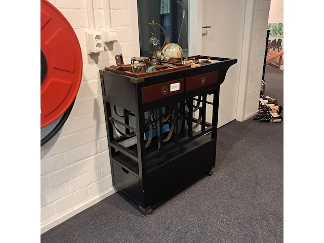 Mobiele drankenbar incl. diverse decoratie authentic models - afbeelding 2 van  6