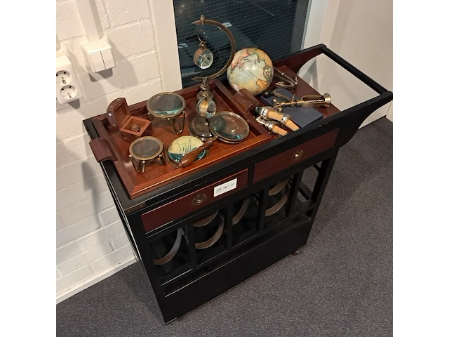 Mobiele drankenbar incl. diverse decoratie authentic models - afbeelding 3 van  6