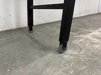 Mobiele epoxy boomstamtafel - afbeelding 7 van  7