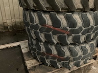 Mobiele graafmachine banden (4x) - afbeelding 7 van  7