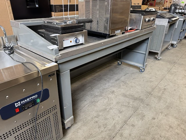 Mobiele horeca bar met rvs blad - afbeelding 1 van  7