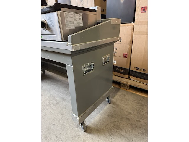 Mobiele horeca bar met rvs blad - afbeelding 7 van  7