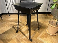 Mobiele houten schrijftafel met lade - afbeelding 1 van  6