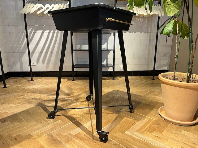 Mobiele houten schrijftafel met lade - afbeelding 2 van  6