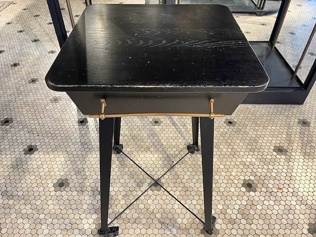 Mobiele houten schrijftafel met lade - afbeelding 6 van  6