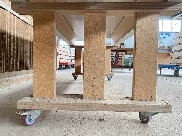 Mobiele houten werkbank - afbeelding 3 van  3