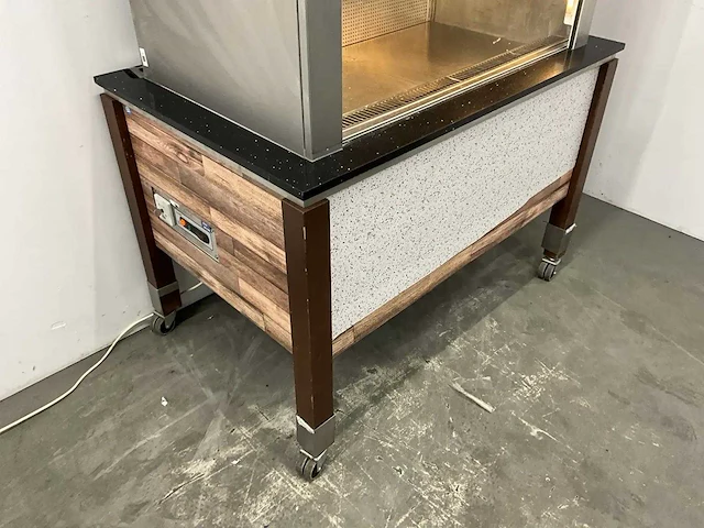 Mobiele koelvitrine met elektrisch rolluik - afbeelding 9 van  10