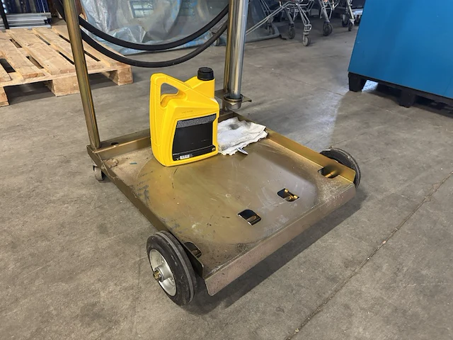 Mobiele olieafgifte wagen voor olievaten - afbeelding 3 van  9