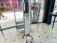Mobiele passpiegel in messing lijst - afbeelding 1 van  3
