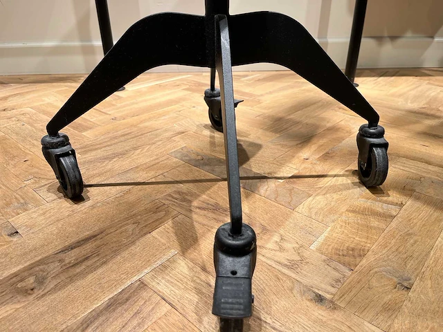 Mobiele passpiegel in messing lijst - afbeelding 4 van  5