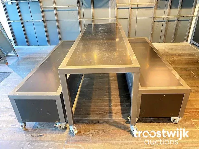 Mobiele presentatie tafel en twee mobiele banken met laden - afbeelding 1 van  7