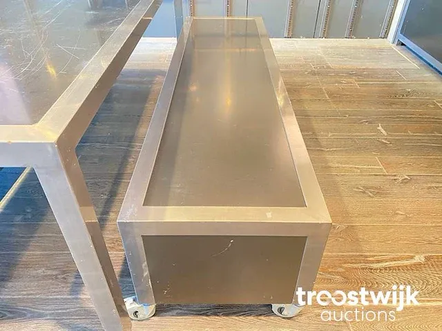 Mobiele presentatie tafel en twee mobiele banken met laden - afbeelding 3 van  7