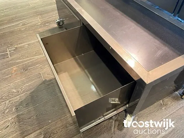 Mobiele presentatietafel met twee mobiele banken met laden - afbeelding 3 van  5
