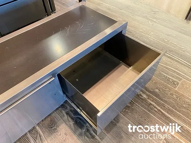 Mobiele presentatietafel met twee mobiele banken met laden - afbeelding 4 van  5