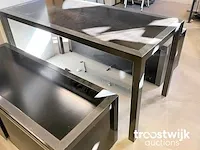 Mobiele presentatietafel met twee mobiele banken met laden - afbeelding 1 van  3